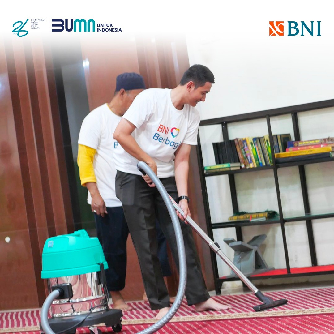 Berbagi Kebaikan di Bulan Ramadan, BNI Gelar Employee Volunteering Bersihkan dan Bantu Sarana Prasarana Masjid