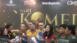 Dirjen P3K-Kemenbud RI Ahmad Mahendra memberikan keterangan pers Peringatan Hari Komedi Nasional 27 September di Kemendikdasmen RI, Jakarta.